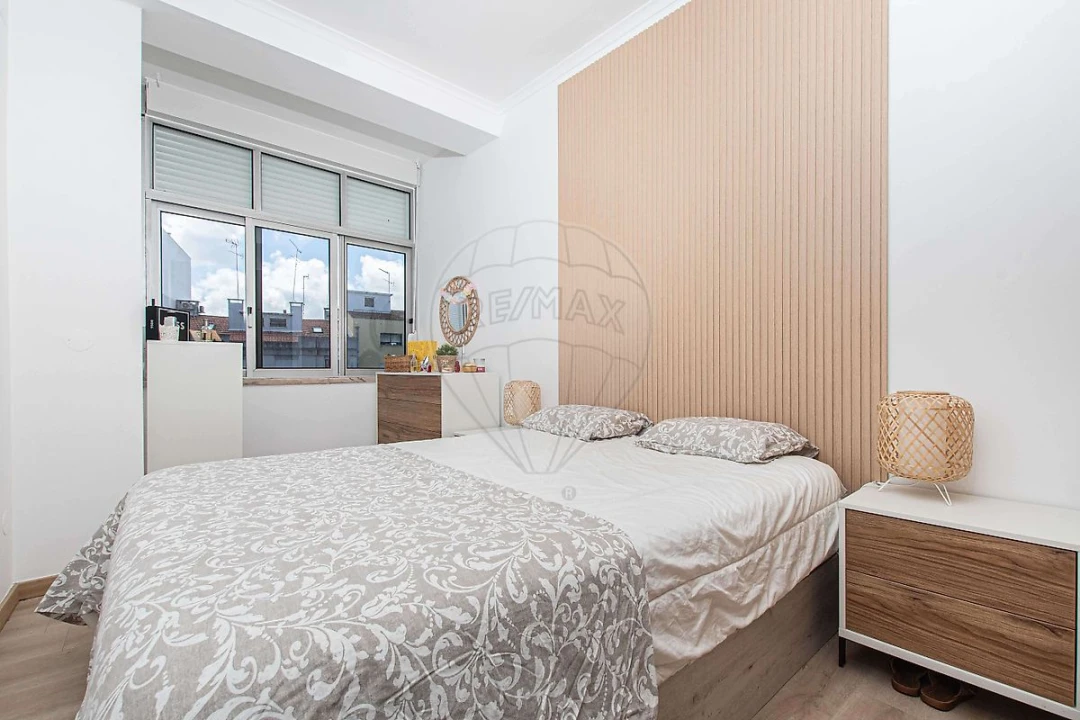 Apartamento T2 para Venda em Ajuda Foto 12