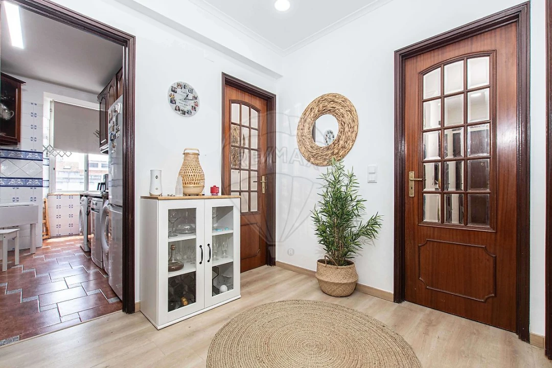 Apartamento T2 para Venda em Ajuda Foto 6