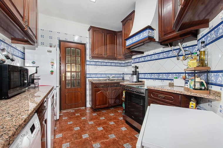 Apartamento T2 para Venda em Ajuda Foto 9