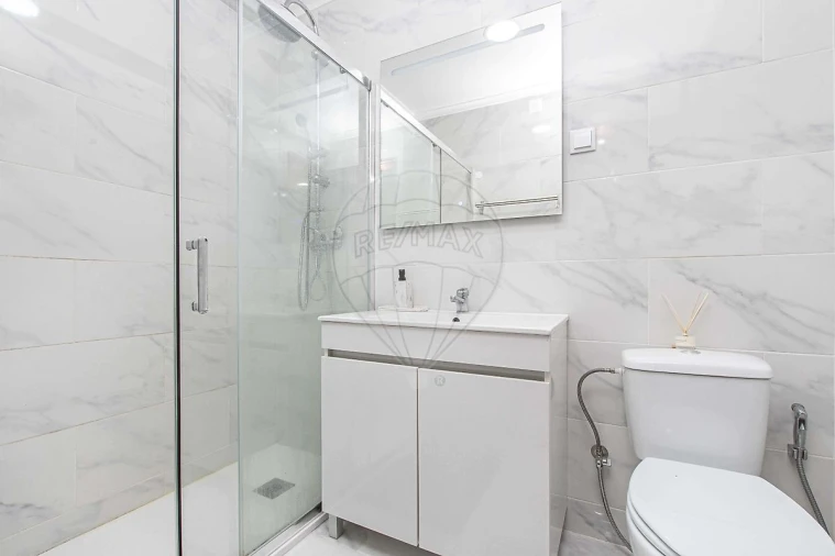 Apartamento T2 para Venda em Ajuda Foto 10