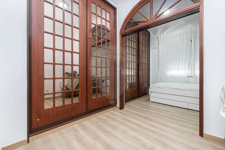 Apartamento T2 para Venda em Ajuda Foto 16