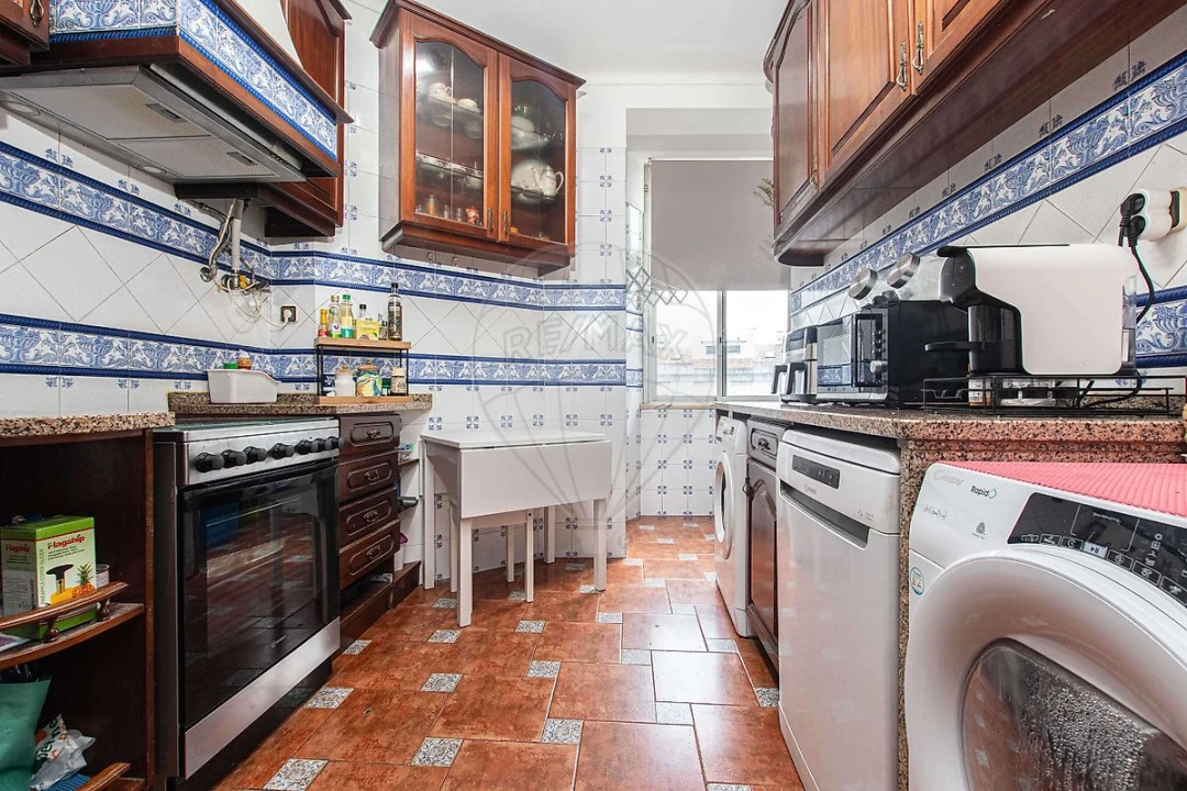 Apartamento T2 para Venda em Ajuda Foto 7