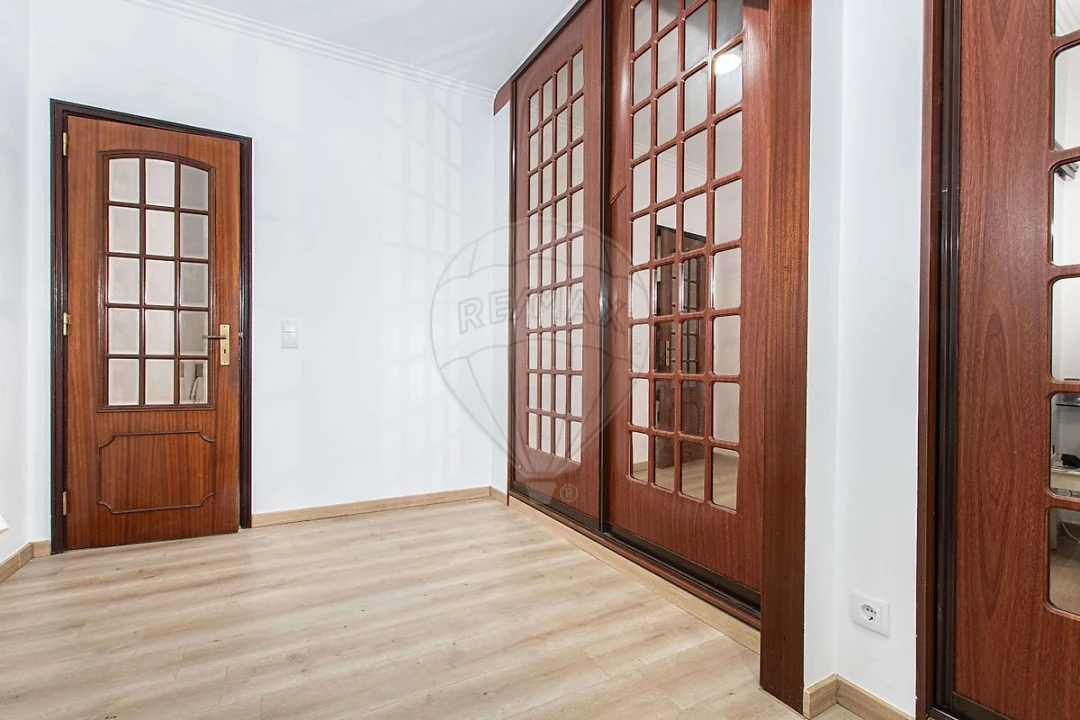 Apartamento T2 para Venda em Ajuda Foto 17