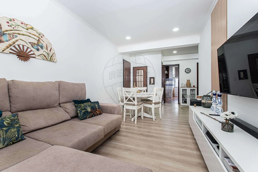 Apartamento T2 para Venda em Ajuda Foto 1