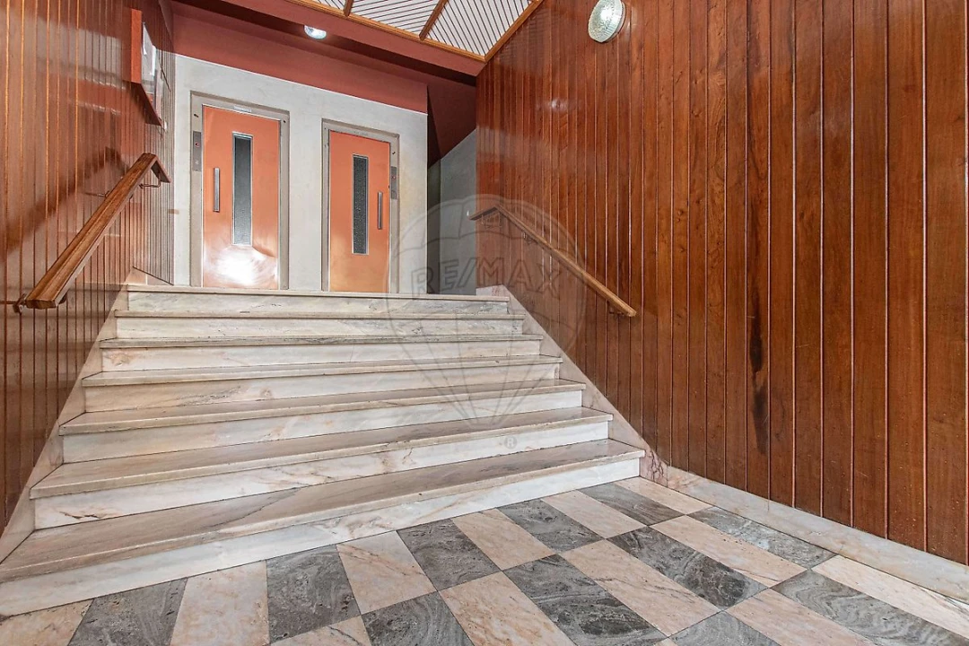 Apartamento T2 para Venda em Ajuda Foto 19