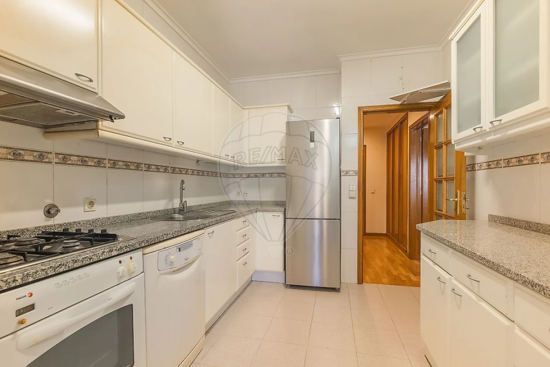 Apartamento T2 para Venda em Mafamude e Vilar do Paraíso Foto 15