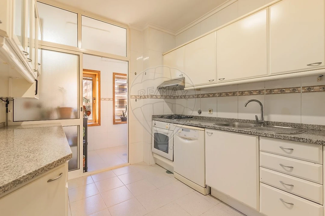 Apartamento T2 para Venda em Mafamude e Vilar do Paraíso Foto 9