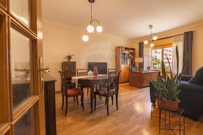 Apartamento T2 para Venda em Mafamude e Vilar do Paraíso