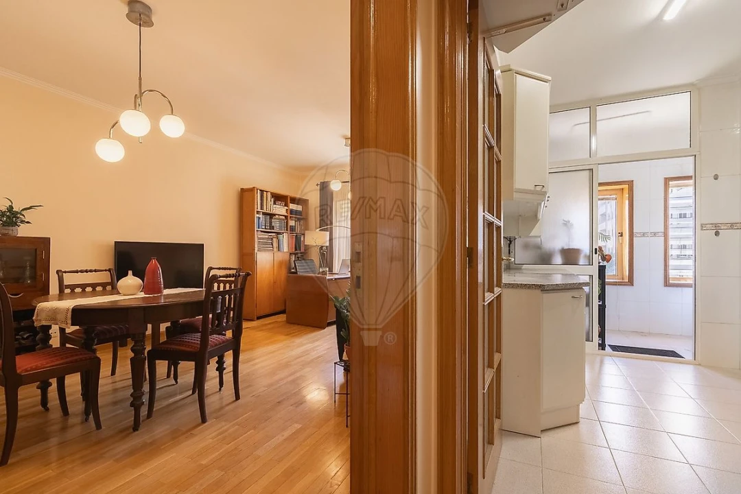 Apartamento T2 para Venda em Mafamude e Vilar do Paraíso Foto 8