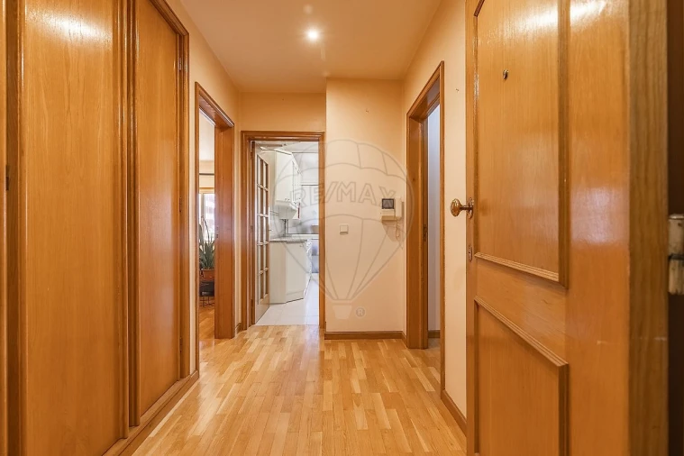 Apartamento T2 para Venda em Mafamude e Vilar do Paraíso Foto 36