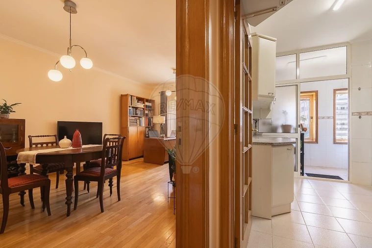 Apartamento T2 para Venda em Mafamude e Vilar do Paraíso Foto 8