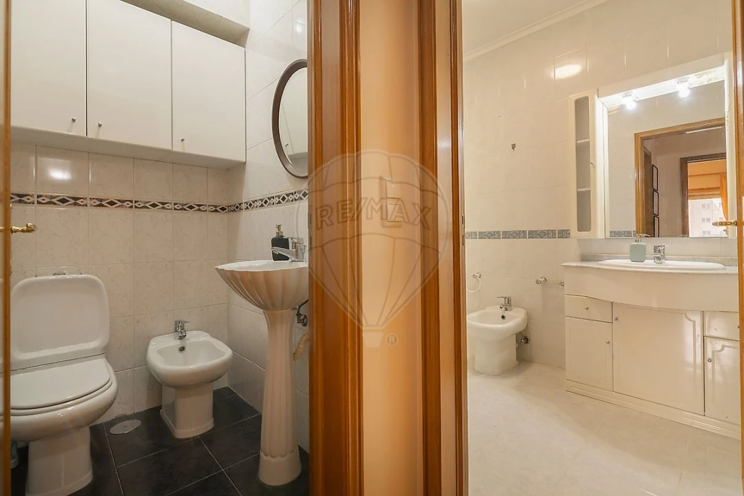 Apartamento T2 para Venda em Mafamude e Vilar do Paraíso Foto 27