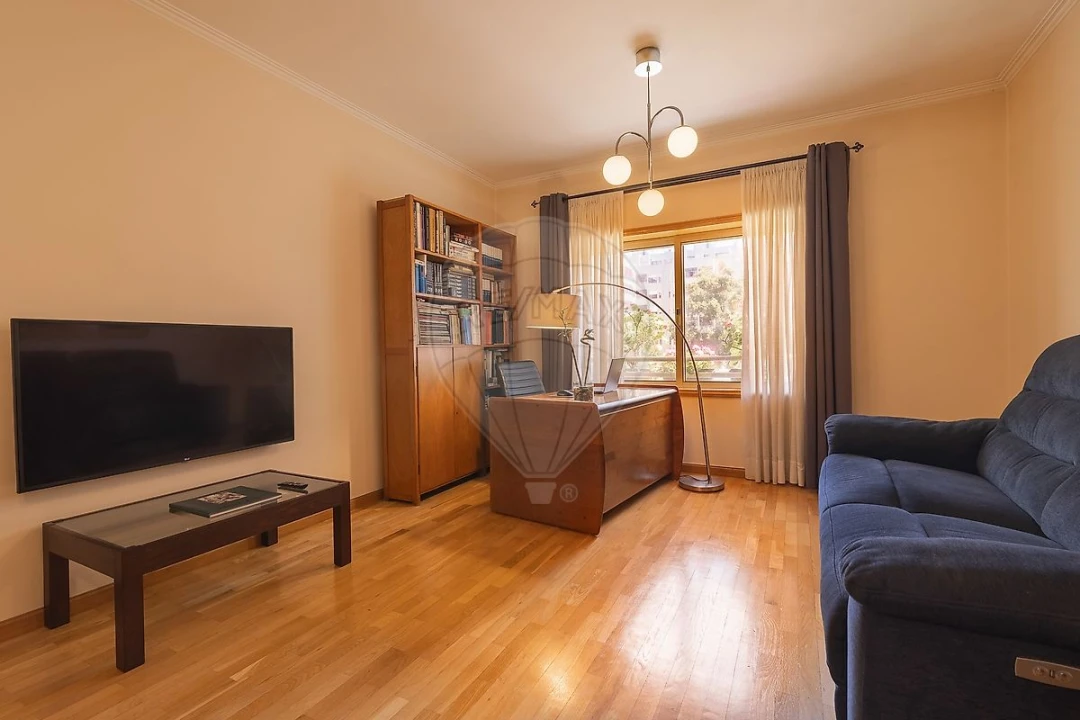 Apartamento T2 para Venda em Mafamude e Vilar do Paraíso Foto 1