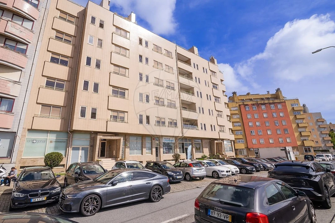 Apartamento T2 para Venda em Mafamude e Vilar do Paraíso Foto 32