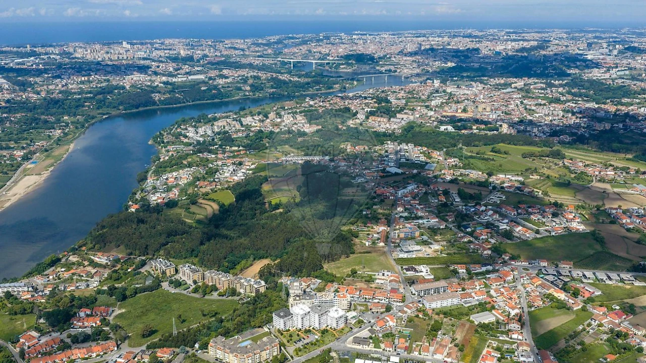 Terreno para Venda em Gondomar (São Cosme), Valbom e Jovim Foto 11