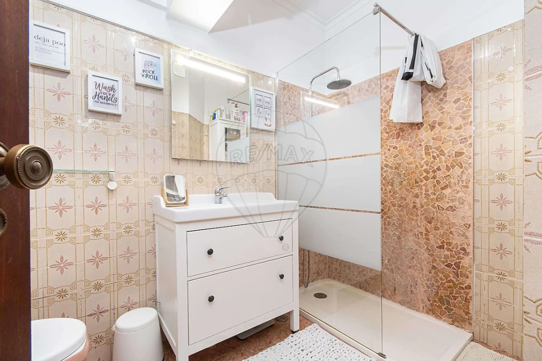 Apartamento T1 para Venda em Vialonga Foto 2