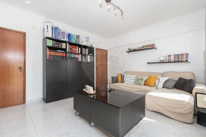 Apartamento T1 para Venda em Vialonga