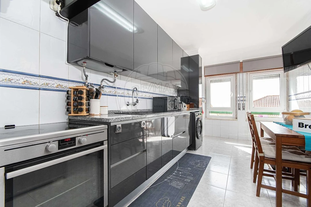 Apartamento T1 para Venda em Vialonga Foto 1