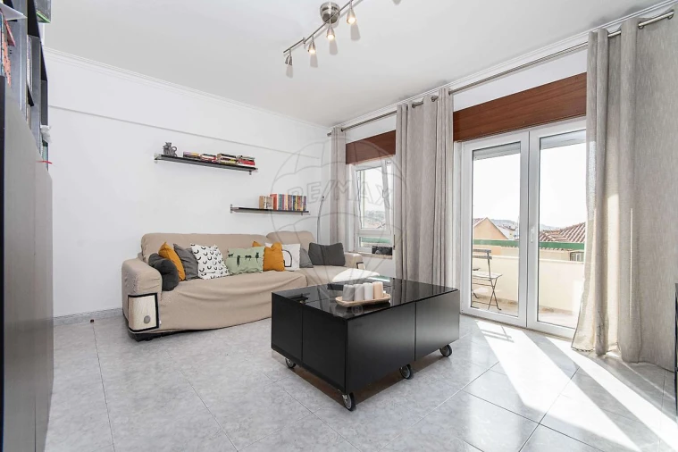 Apartamento T1 para Venda em Vialonga Foto 16