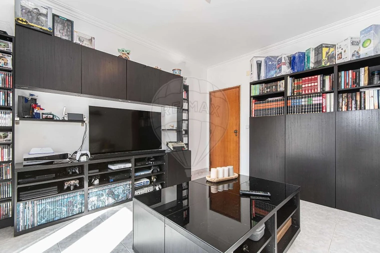 Apartamento T1 para Venda em Vialonga Foto 6