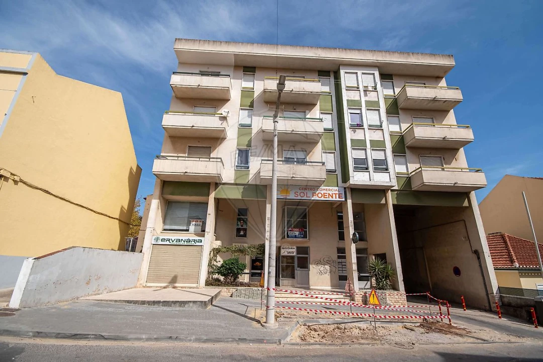 Apartamento T1 para Venda em Vialonga Foto 5