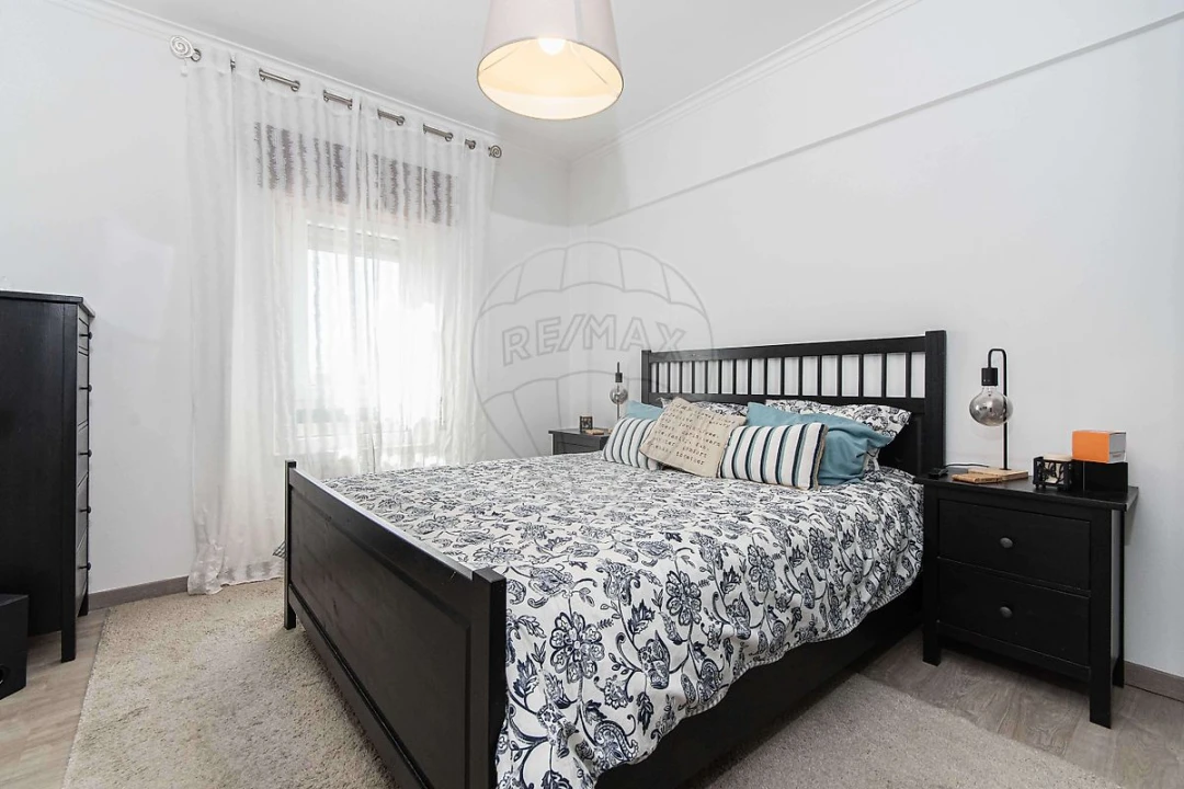 Apartamento T1 para Venda em Vialonga Foto 8