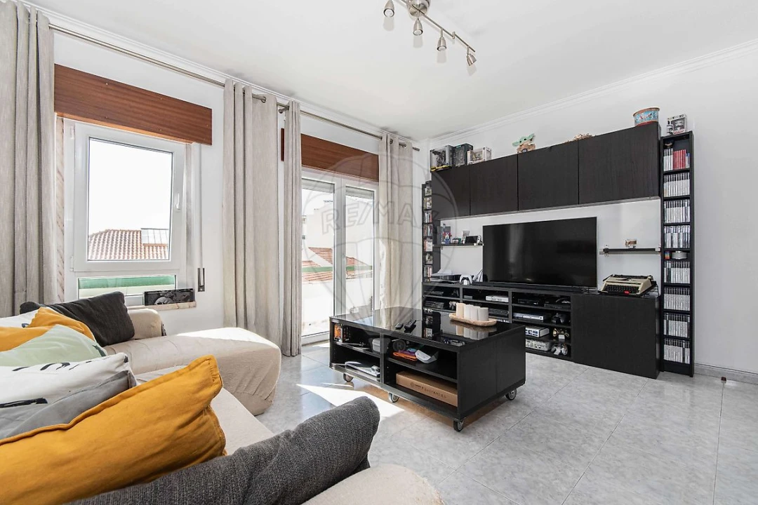 Apartamento T1 para Venda em Vialonga Foto 13