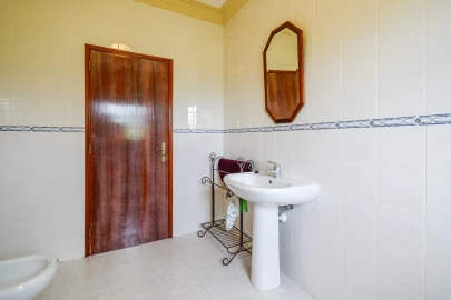 Moradia T5 para Venda em Santa Margarida da Coutada