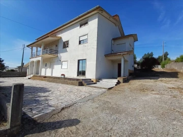 Moradia T6 para Venda em Nogueira do Cravo
