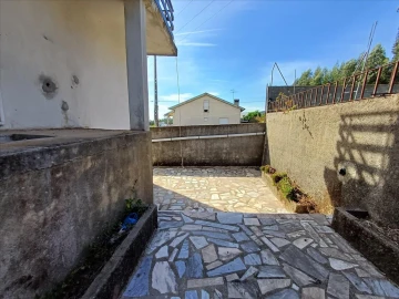 Moradia T6 para Venda em Nogueira do Cravo