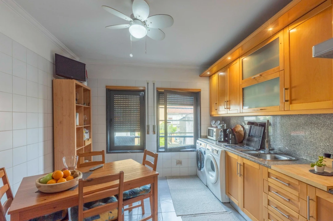 Apartamento T2 para Venda em Casal de Cambra Foto 9