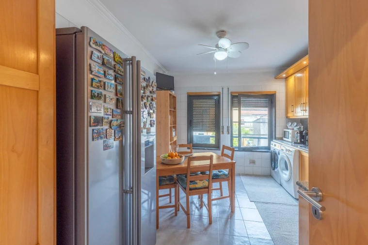 Apartamento T2 para Venda em Casal de Cambra Foto 7