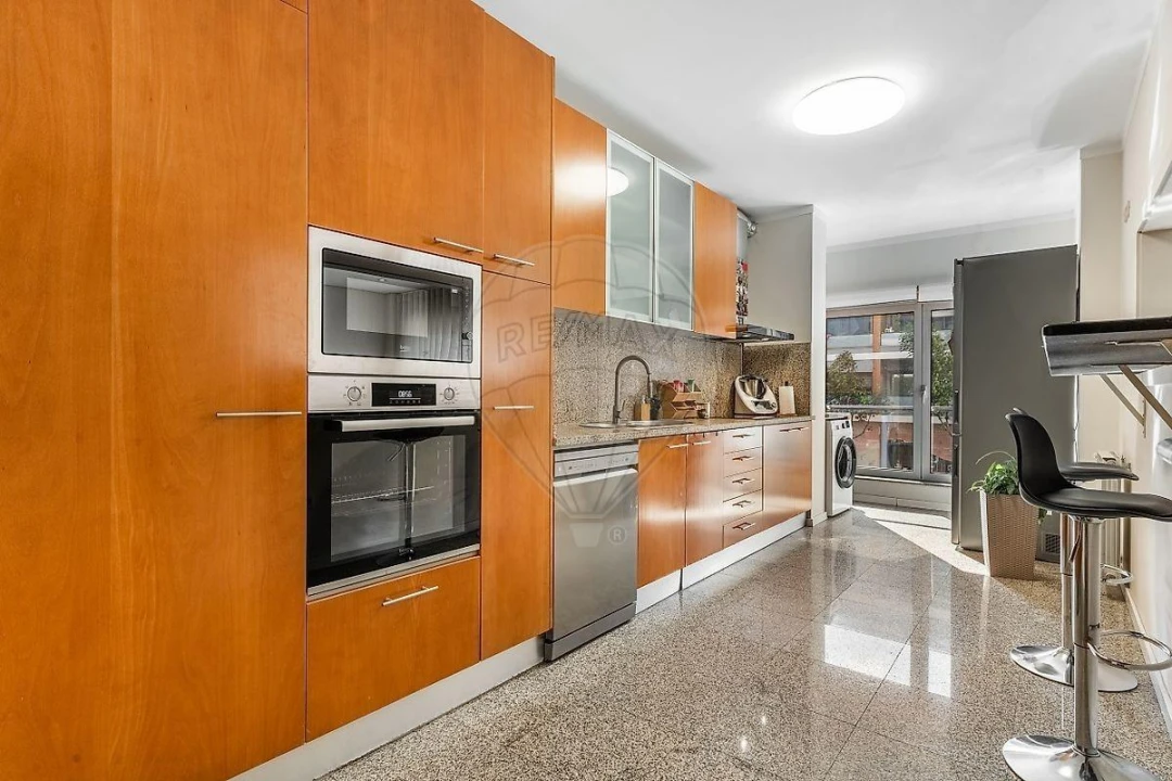 Apartamento T3 para Venda em Braga (Maximinos, Sé e Cividade) Foto 1