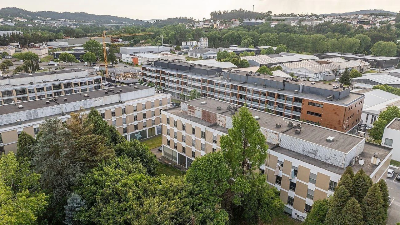 Apartamento T3 para Venda em Braga (Maximinos, Sé e Cividade) Foto 25