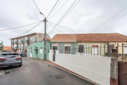 Moradia T3 para Venda em Santa Marinha e São Pedro da Afurada