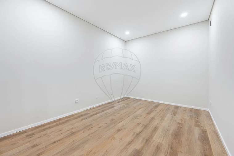 Moradia T3 para Venda em Santa Marinha e São Pedro da Afurada Foto 6