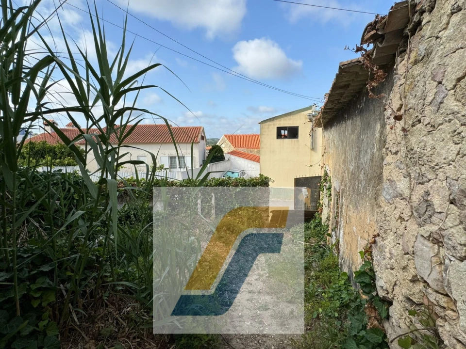 Moradia T1 para Venda em Olho Marinho Foto 6