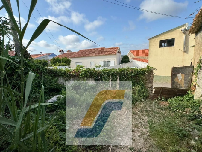 Moradia T1 para Venda em Olho Marinho Foto 4