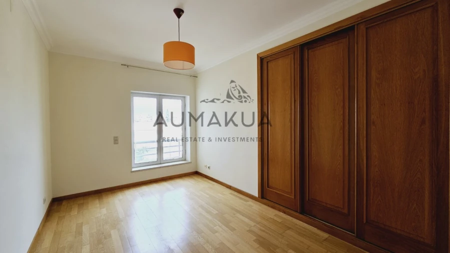 Apartamento T3 para Venda em Quarteira Foto 7
