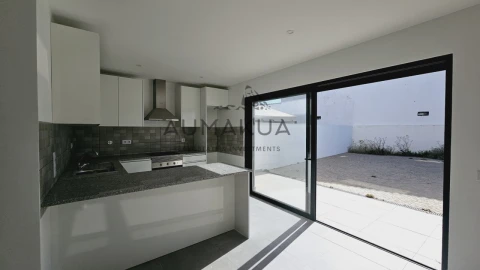 Moradia T3 para Venda em Quelfes