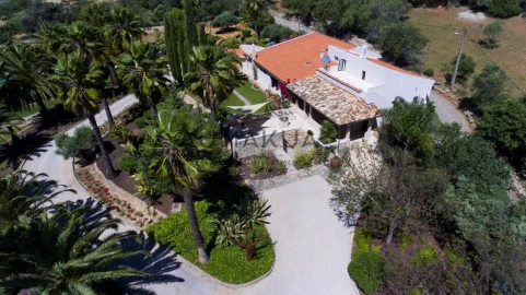 Quinta T7 para Venda em Loule (São Sebastião)