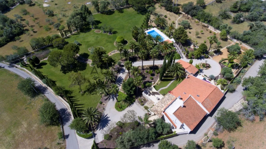 Quinta T7 para Venda em Loule (São Sebastião)