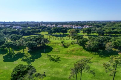 Moradia T5 para Venda em Quarteira