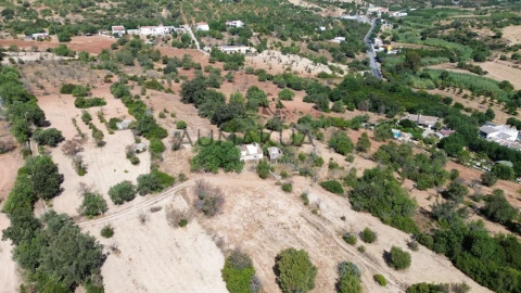 Terreno para Venda em Conceição e Estoi