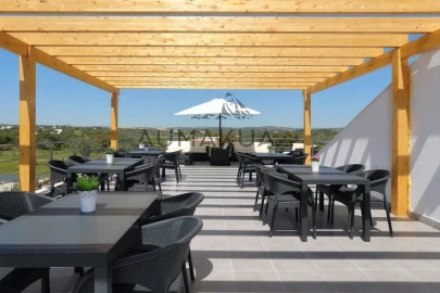 Moradia T10 para Venda em Albufeira e Olhos de Água