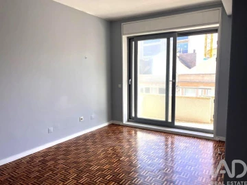 Apartamento T4 para Arrendamento em Aldoar, Foz do Douro e Nevogilde