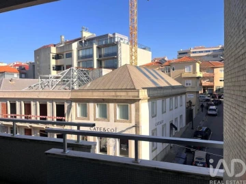 Apartamento T4 para Arrendamento em Aldoar, Foz do Douro e Nevogilde