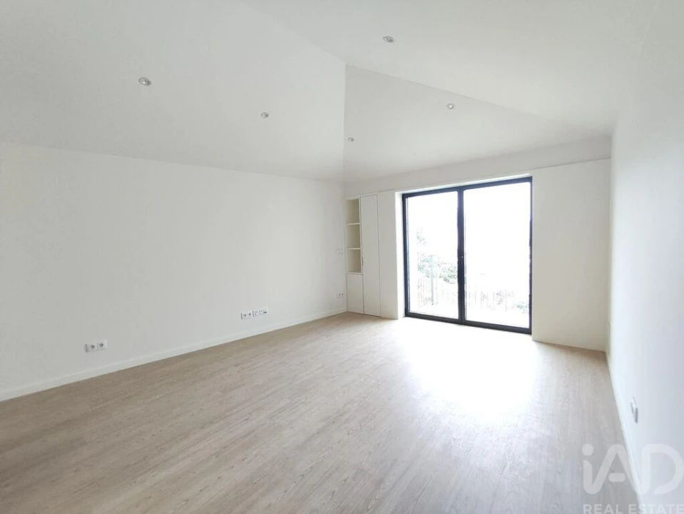 Apartamento T2 para Venda em Lordelo do Ouro e Massarelos Foto 3