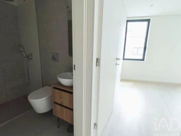 Apartamento T2 para Venda em Lordelo do Ouro e Massarelos