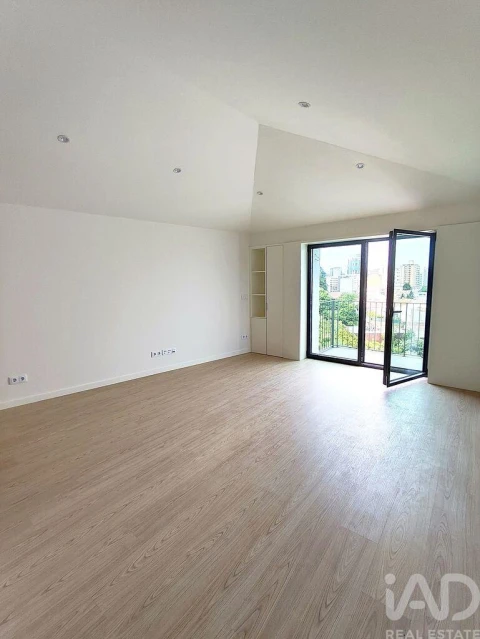 Apartamento T2 para Venda em Lordelo do Ouro e Massarelos